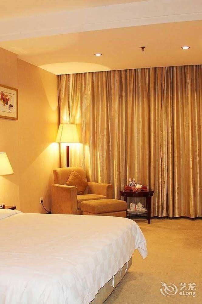 Jun Hao Hotel Dongguan  Exterior photo